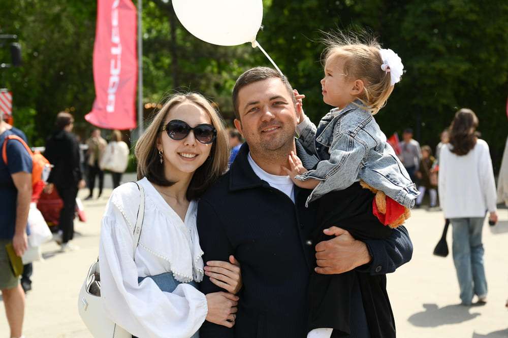 Ростсельмаш поздравил ветеранов и жителей города с 79-й годовщиной Великой Победы